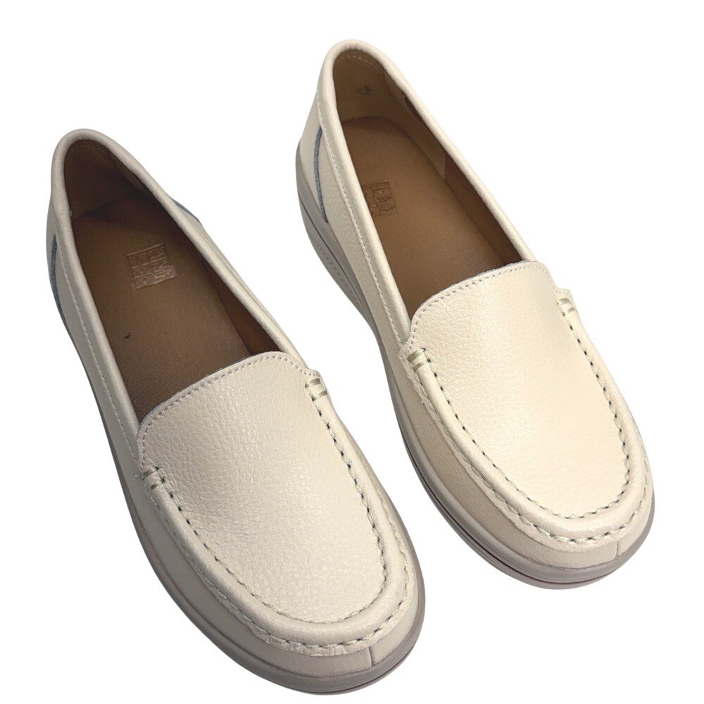Comfortable Cream Leather Loafer Shoes Women Size 41 Slip On Casual Comfort